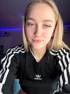 Good  Girl  online show from 12/16/25, 07:18