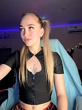 Good  Girl  online show from 09/28/25, 06:26