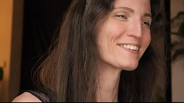 yulladao online show from 10/04/25, 06:53