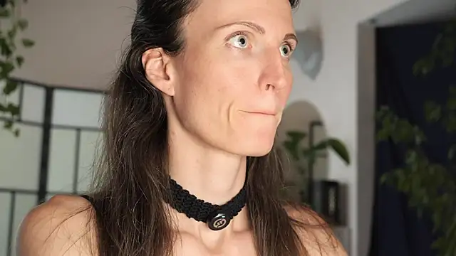 yulladao online show from 10/12/25, 05:14