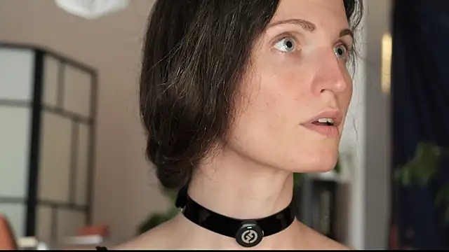 yulladao online show from 10/08/25, 04:51