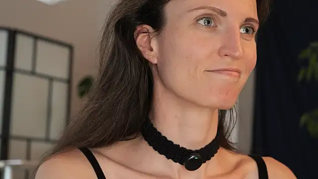 yulladao online show from 10/15/25, 04:37