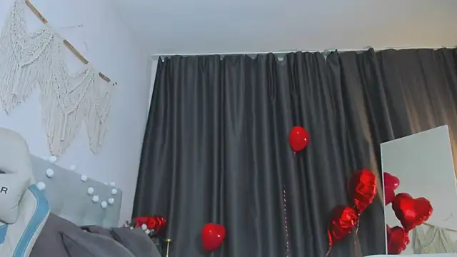 MiaKeler online show from 02/15/26, 06:18