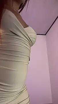 jesica  simpson online show from 11/21/25, 01:43