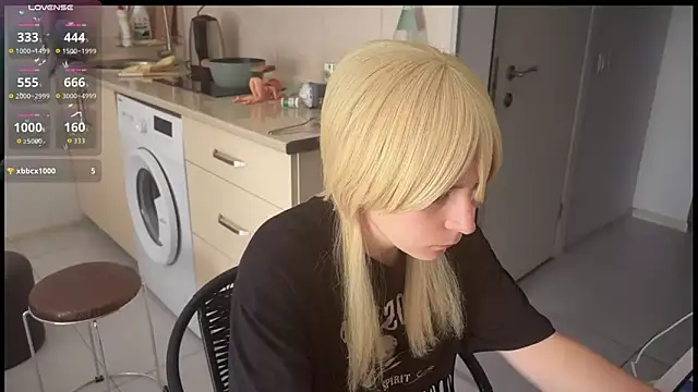 ShiroiFubuki online show from 10/04/25, 11:01