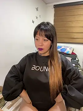 Snapshot of Bruja_lu chatting on 02/04/25, 11:06 Bruja lu online show from 02/04/25, 11:06
