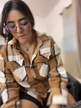Snapshot of Lia_flowers chatting on 02/17/25, 11:11 Lia flowers online show from 02/17/25, 11:11