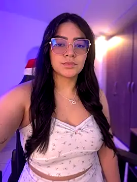 Lia flowers online show from 11/23/25, 12:09