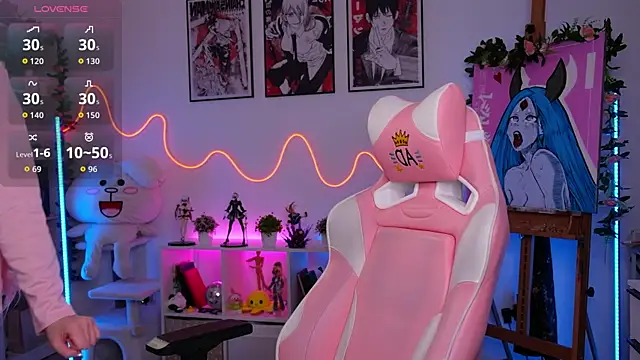 HolliWould  online show from 09/12/25, 05:56