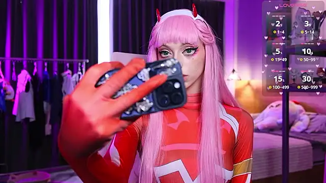 HolliWould  online show from 02/20/26, 09:22