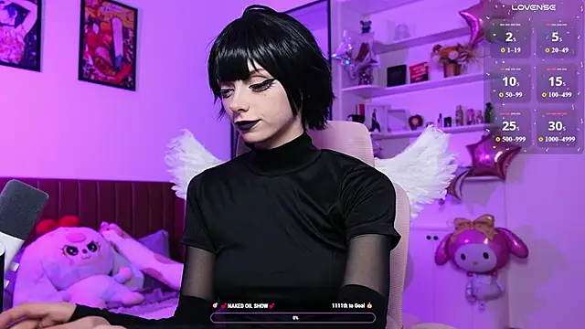 HolliWould  online show from 04/26/26, 12:02