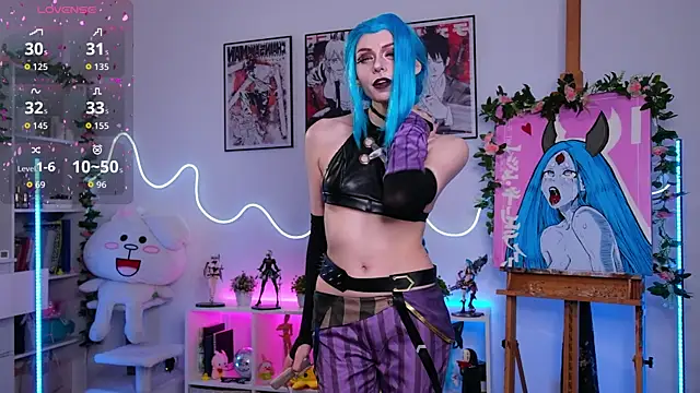 HolliWould  online show from 09/18/25, 06:11