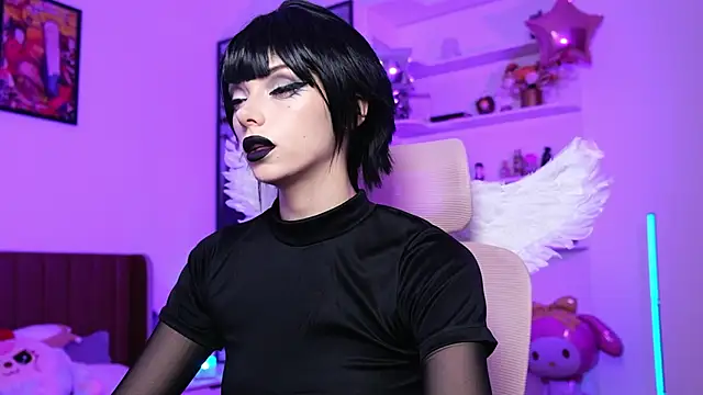 HolliWould  online show from 05/22/26, 12:03