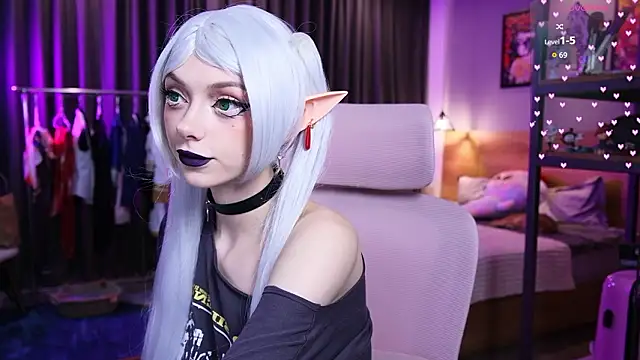 HolliWould  online show from 02/26/26, 10:59