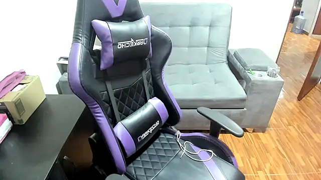 Snapshot of LuisaReyes_2911 chatting on 01/26/25, 02:45 LuisaReyes 2911 online show from 01/26/25, 02:45