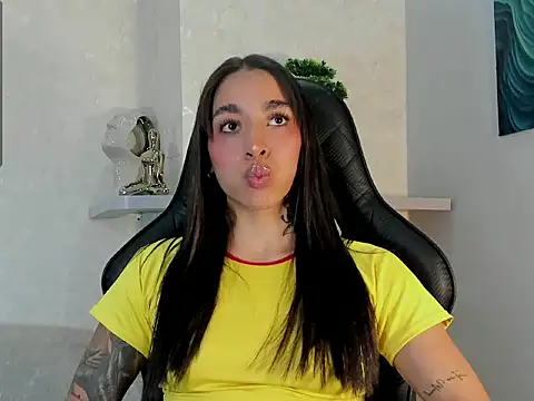 Snapshot of KAYLA_BATISTA chatting on 07/29/26, 11:59 KAYLA BATISTA online show from 07/29/26, 11:59
