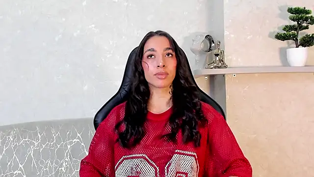 Snapshot of KAYLA_BATISTA chatting on 07/18/26, 12:08 KAYLA BATISTA online show from 07/18/26, 12:08