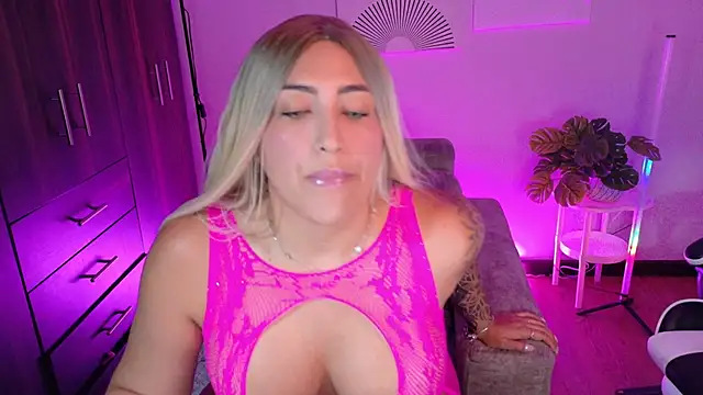 a belladanger online show from 04/17/26, 02:25