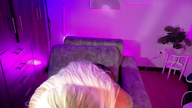 a belladanger online show from 05/08/26, 02:04