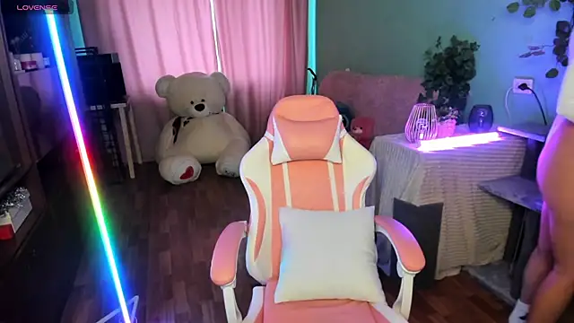 Queen baby online show from 10/22/25, 03:17