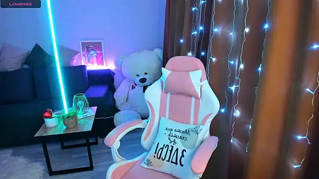 Queen baby online show from 12/15/25, 02:39