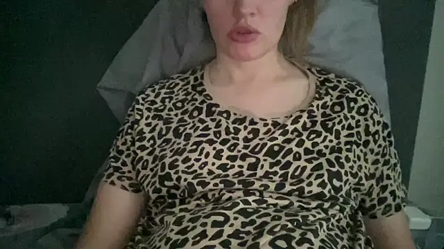 vanessa4you online show from 10/15/25, 04:11