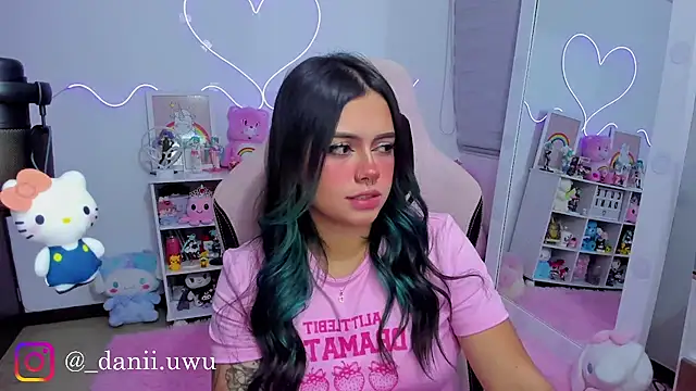 CuteDani  online show from 05/06/26, 08:40