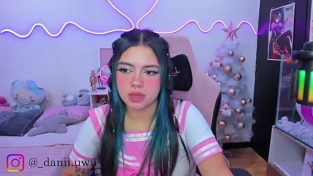 CuteDani  online show from 11/27/25, 06:14