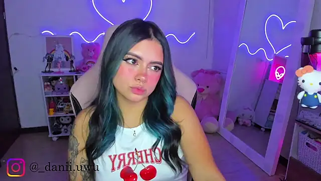 CuteDani  online show from 02/05/26, 08:54