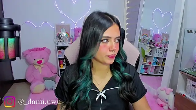 CuteDani  online show from 04/15/26, 03:16