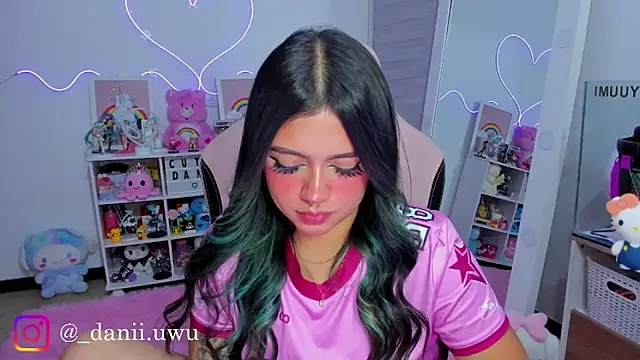 CuteDani  online show from 06/06/26, 05:12