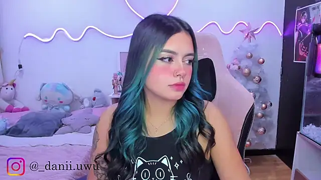 CuteDani  online show from 11/29/25, 09:20