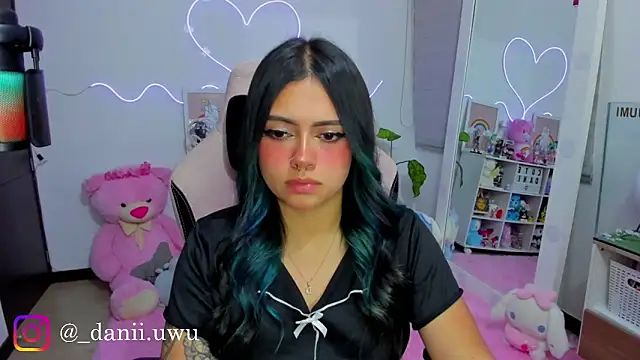 CuteDani  online show from 04/01/26, 03:52