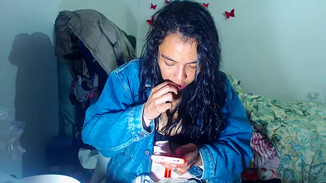 AmaraRoberts420 online show from 11/28/25, 02:01