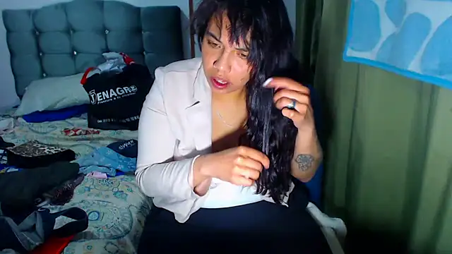 Snapshot of AmaraRoberts420 chatting on 01/15/26, 05:00 AmaraRoberts420 online show from 01/15/26, 05:00