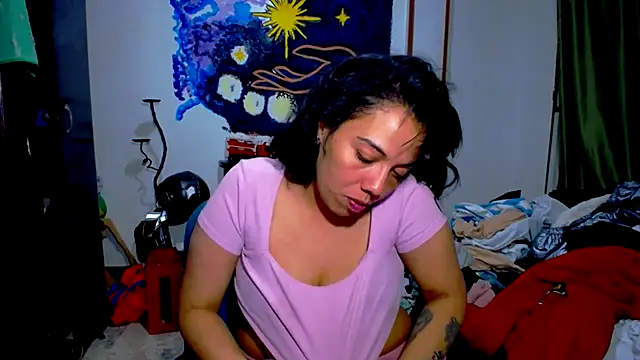 Snapshot of AmaraRoberts420 chatting on 05/15/26, 02:42 AmaraRoberts420 online show from 05/15/26, 02:42