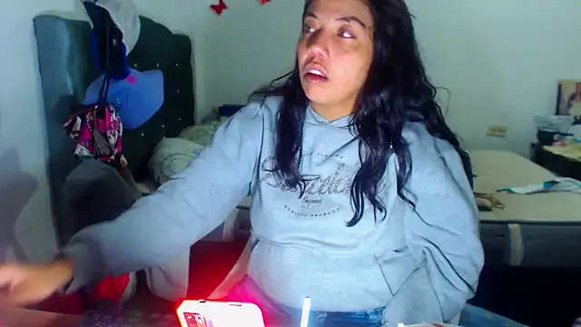 AmaraRoberts420 online show from 11/19/25, 01:27