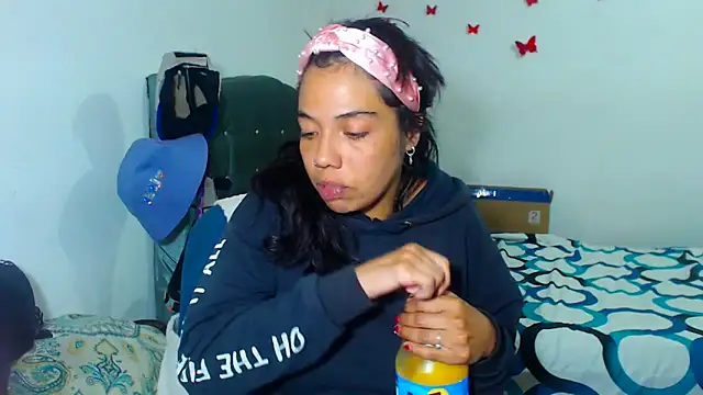 AmaraRoberts420 online show from 11/23/25, 06:51