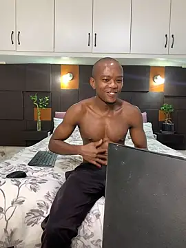 iCrushYenu online show from 02/09/25, 01:00