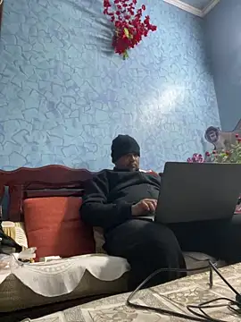 Snapshot of Dick_6inches chatting on 12/15/25, 03:07 Dick 6inches online show from 12/15/25, 03:07