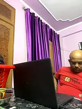 Dick 6inches online show from 10/08/25, 01:45