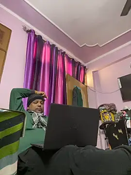 Snapshot of Dick_6inches chatting on 11/22/25, 05:39 Dick 6inches online show from 11/22/25, 05:39