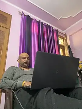 Snapshot of Dick_6inches chatting on 11/28/25, 10:37 Dick 6inches online show from 11/28/25, 10:37