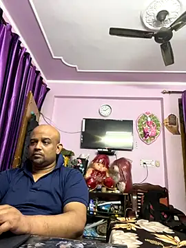 Snapshot of Dick_6inches chatting on 11/18/25, 03:37 Dick 6inches online show from 11/18/25, 03:37