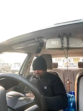 Snapshot of Dick_6inches chatting on 12/17/25, 03:11 Dick 6inches online show from 12/17/25, 03:11