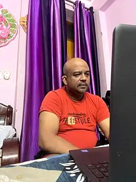 Dick 6inches online show from 10/06/25, 01:29