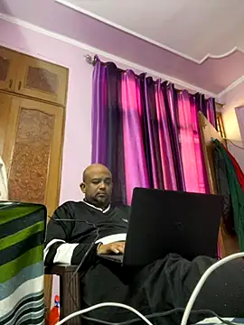 Snapshot of Dick_6inches chatting on 11/29/25, 04:23 Dick 6inches online show from 11/29/25, 04:23