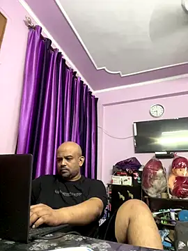 Dick 6inches online show from 10/15/25, 02:58