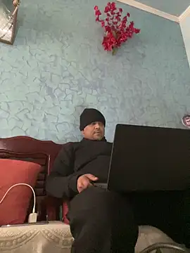 Dick 6inches online show from 12/20/25, 08:06