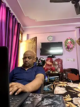 Snapshot of Dick_6inches chatting on 11/17/25, 09:02 Dick 6inches online show from 11/17/25, 09:02